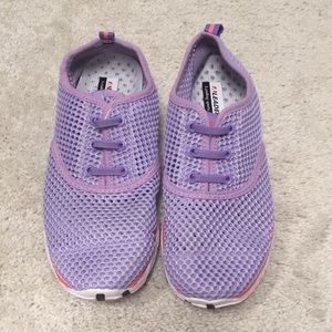 NWT Mesh quickdry tennis shoes